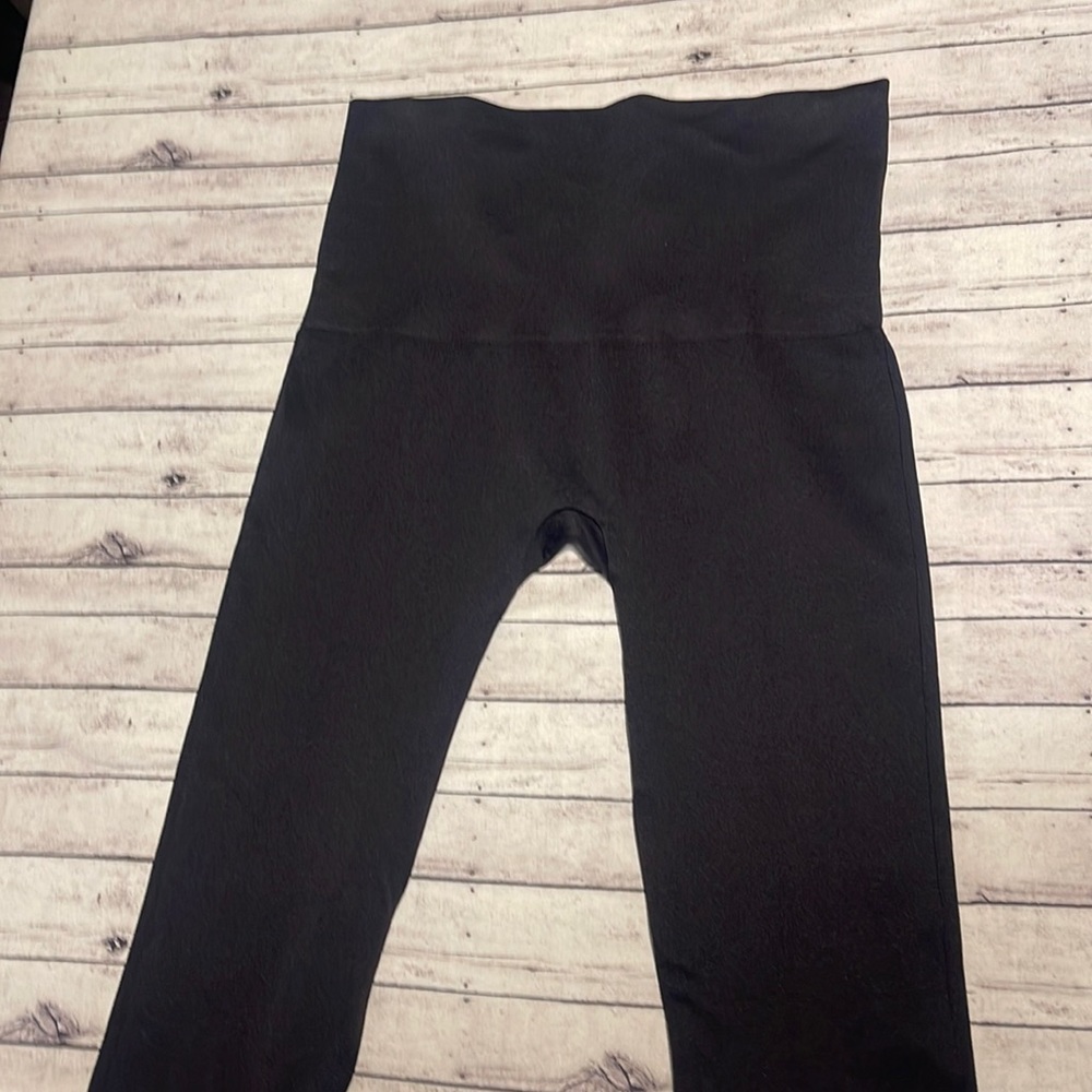 SPANX Cropped Legging NWOT